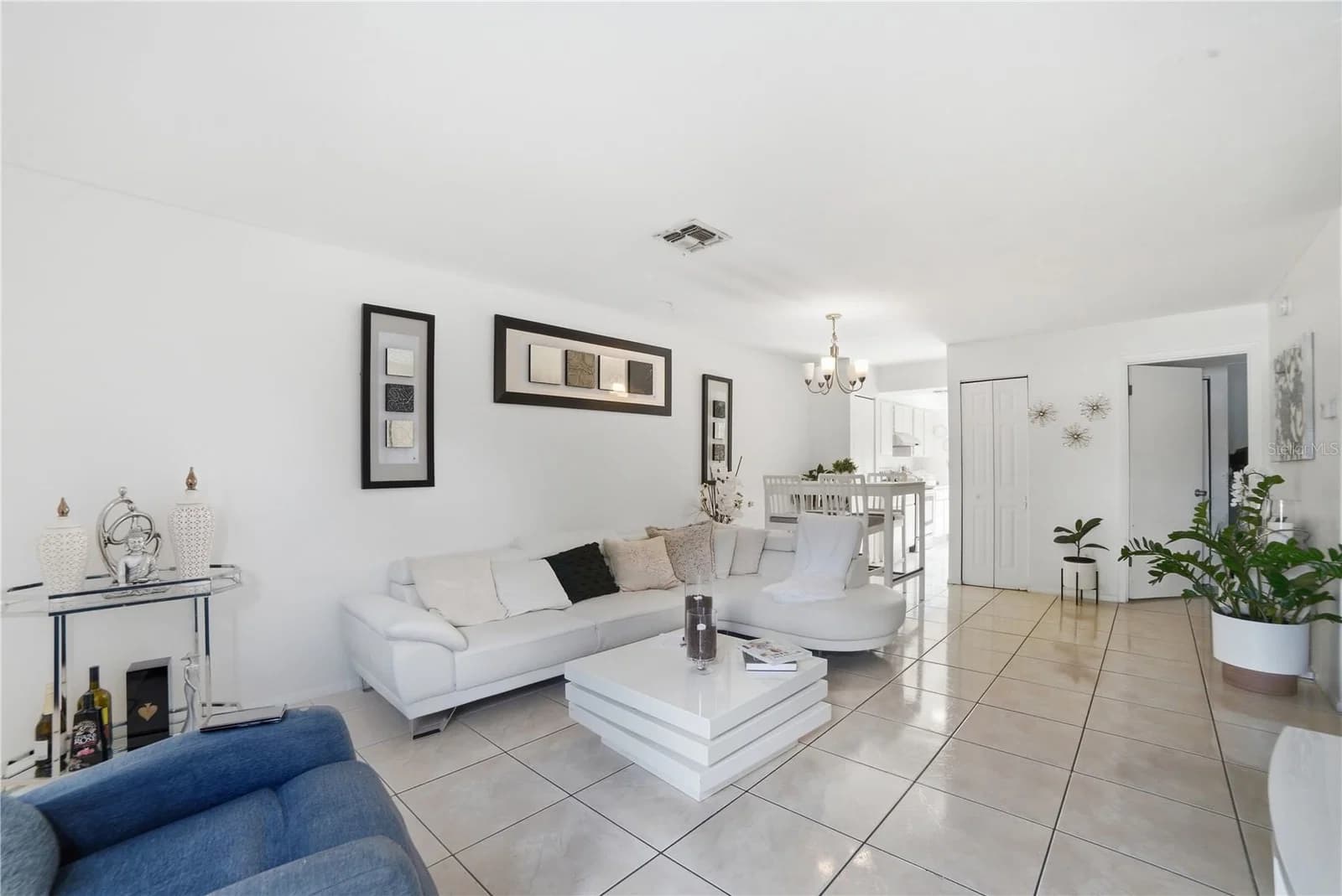 2 LAS PALMAS, Kissimmee, FL 34743 3