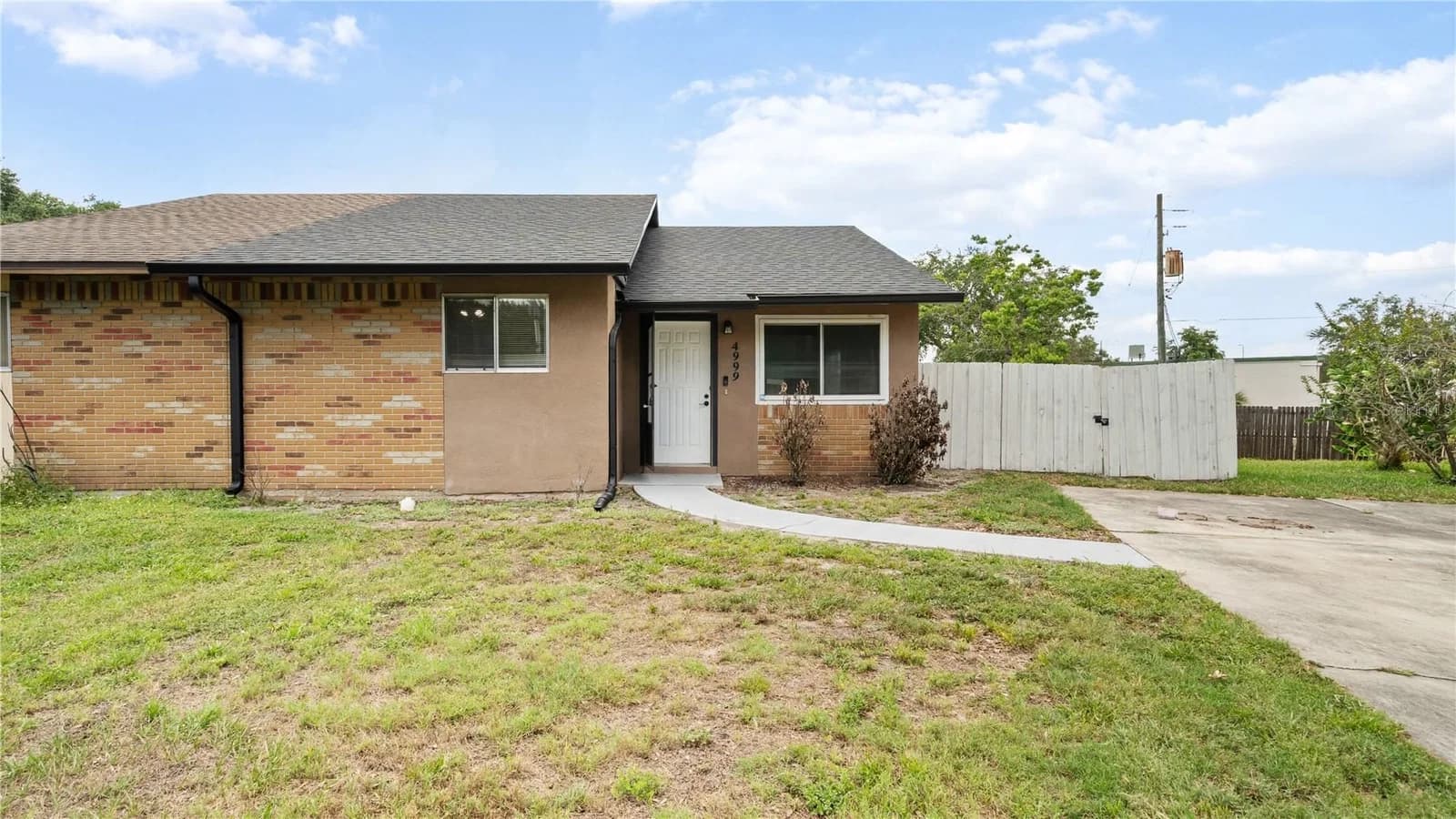4999 DOVER Circle, Orlando, FL 32807 2
