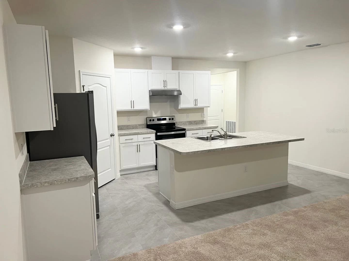 709 VERSAILLES, Kissimmee, FL 34759 2