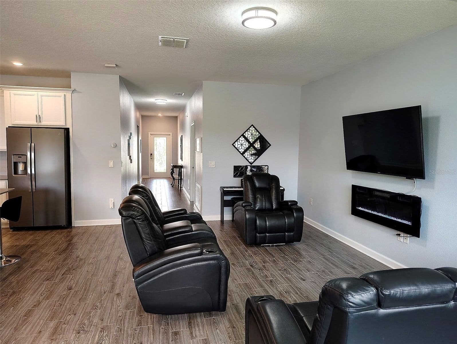 1047 OAK BLUFF 5
