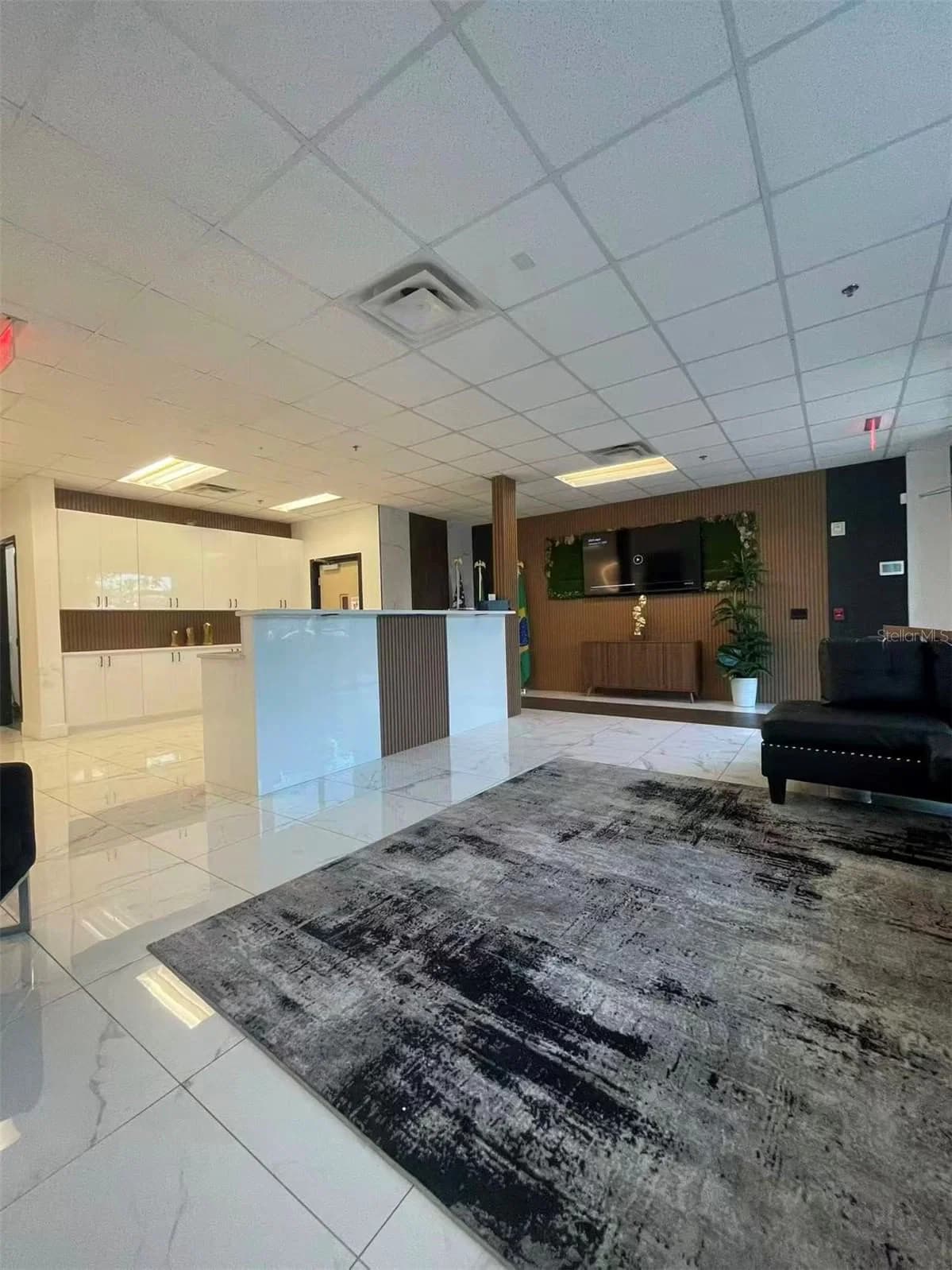 7075 KINGSPOINTE Parkway #9, Orlando, FL 32819 2