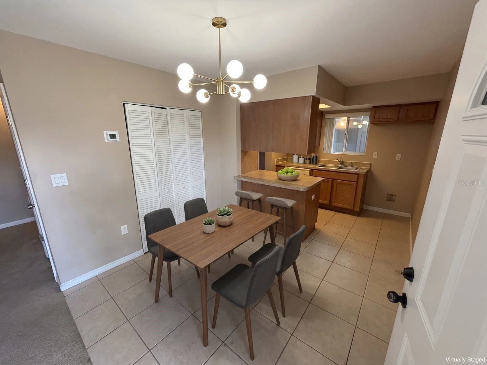 5568 GREEN SHADOWS Place #21-1, Orlando, FL 32811 3