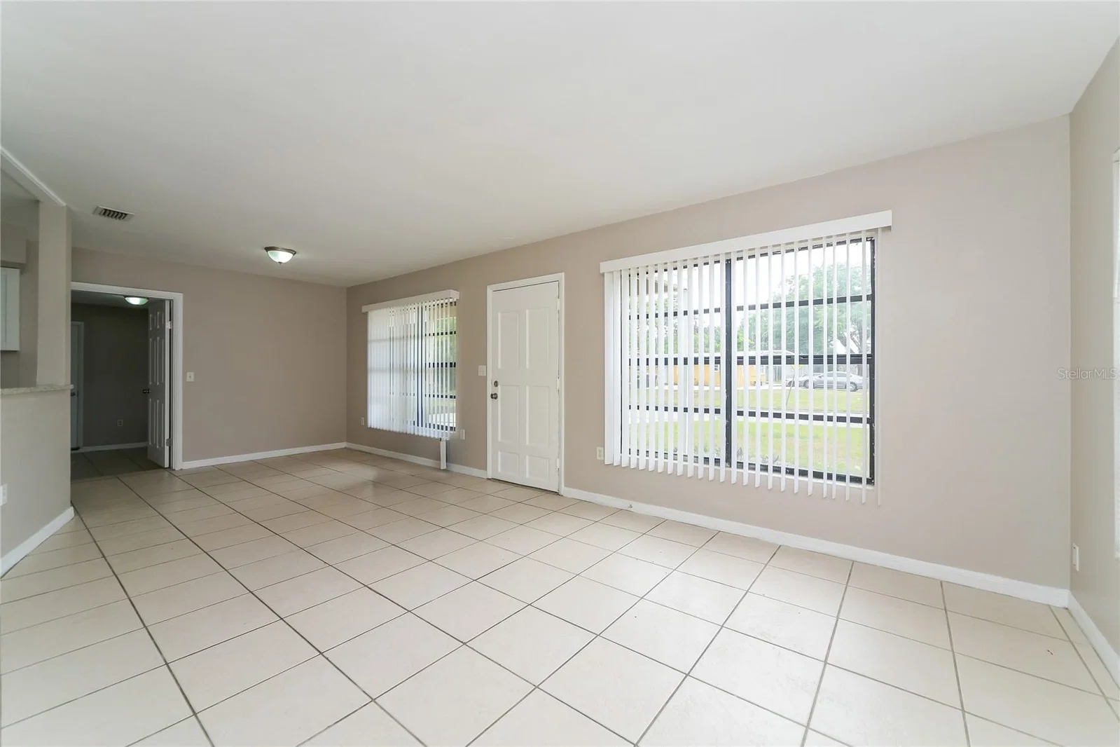 936 ALECON, Orlando, FL 32808 3