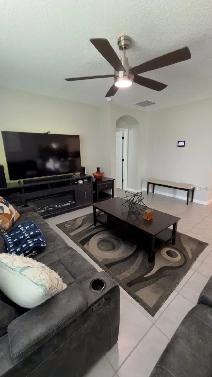 1583 BARBERRY 4