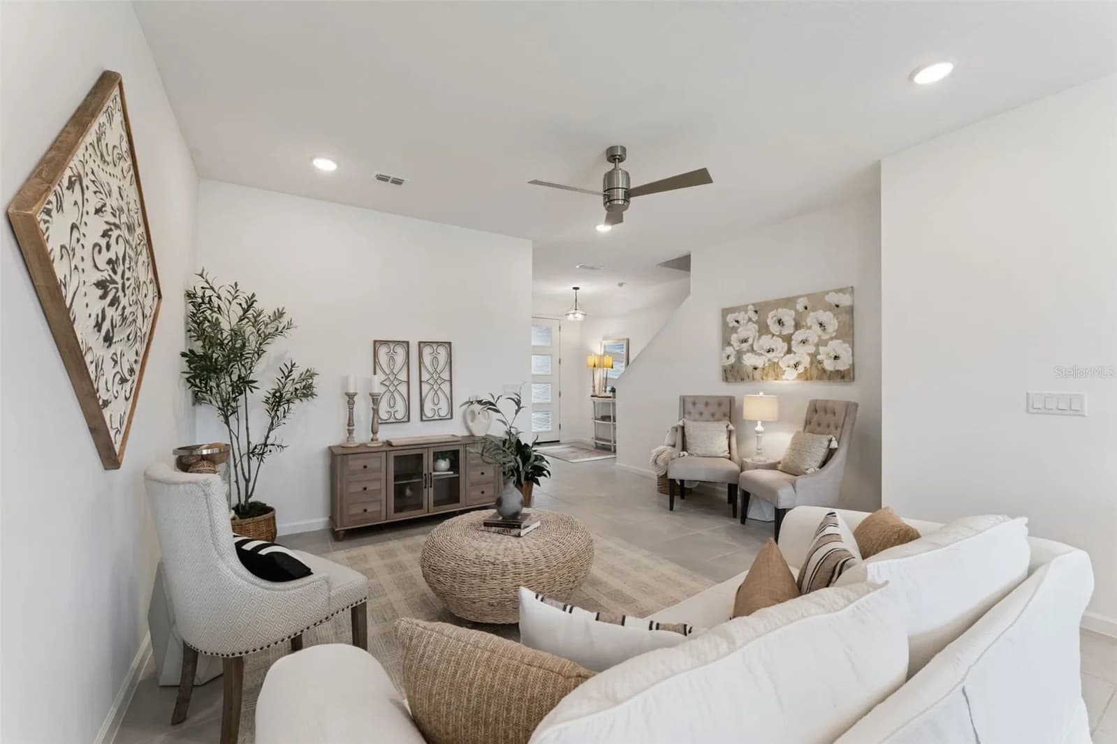 1070 SPRING PALMS 4