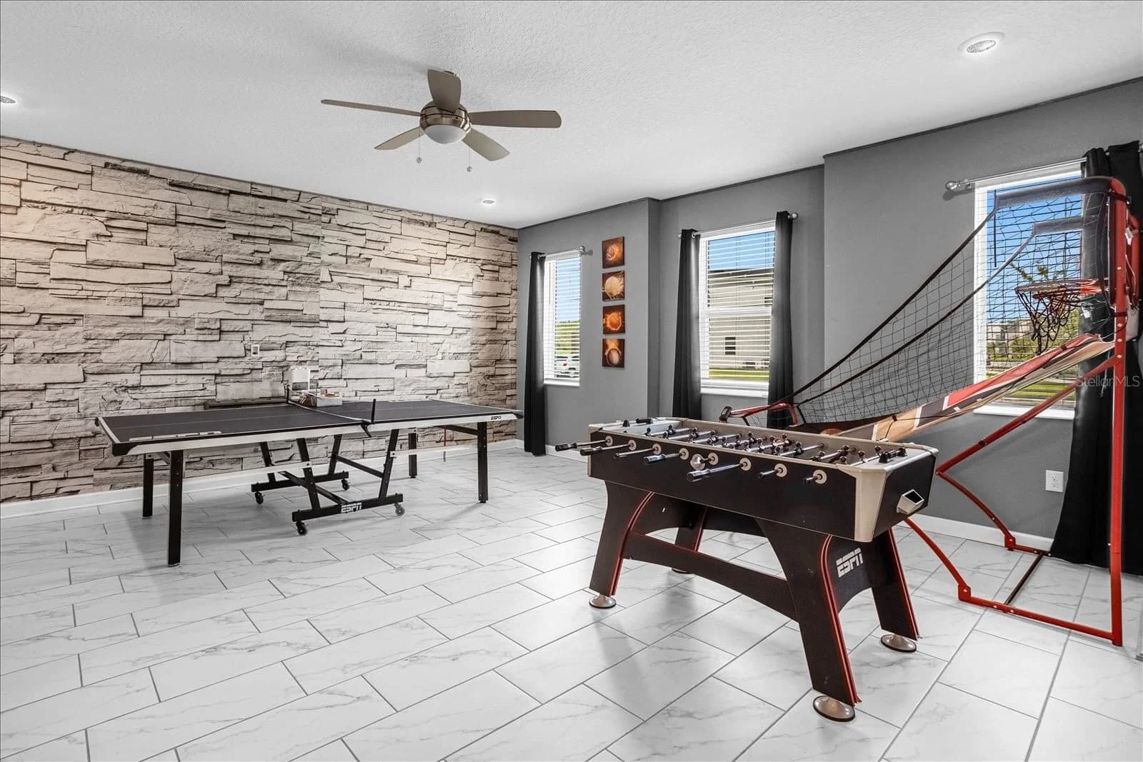 2834 STOREY COVE 5