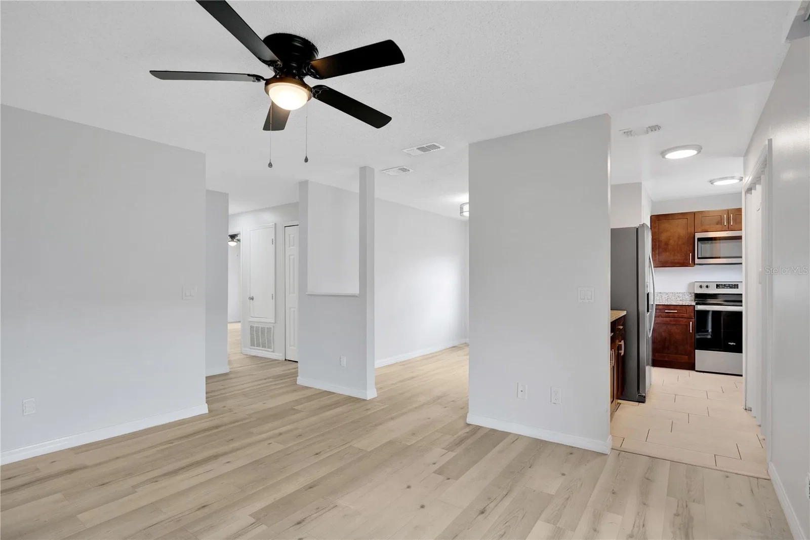 4100 PERSHING POINTE 5
