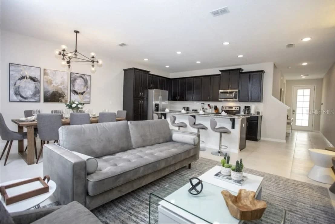 1561 CAREY PALM 5
