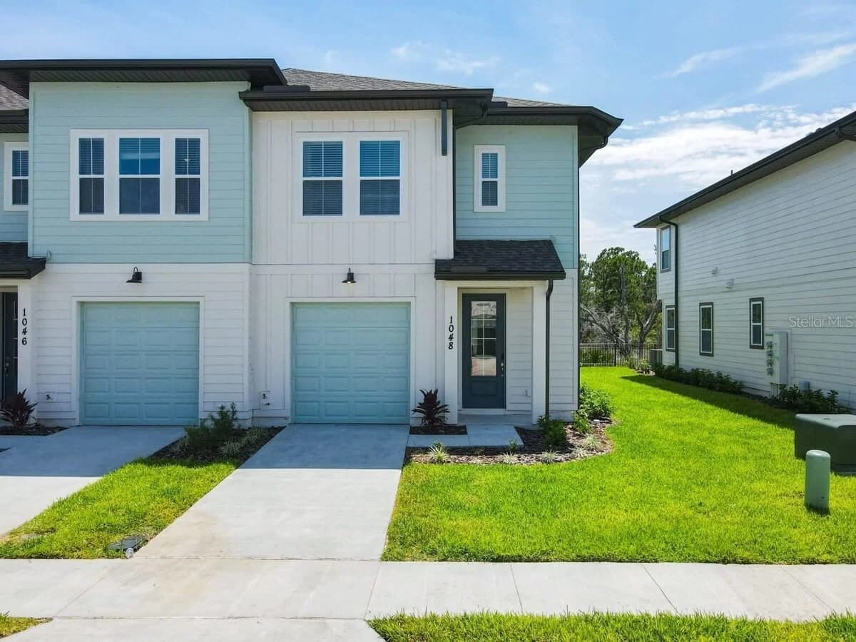 1048 PLANTATION LANE 2
