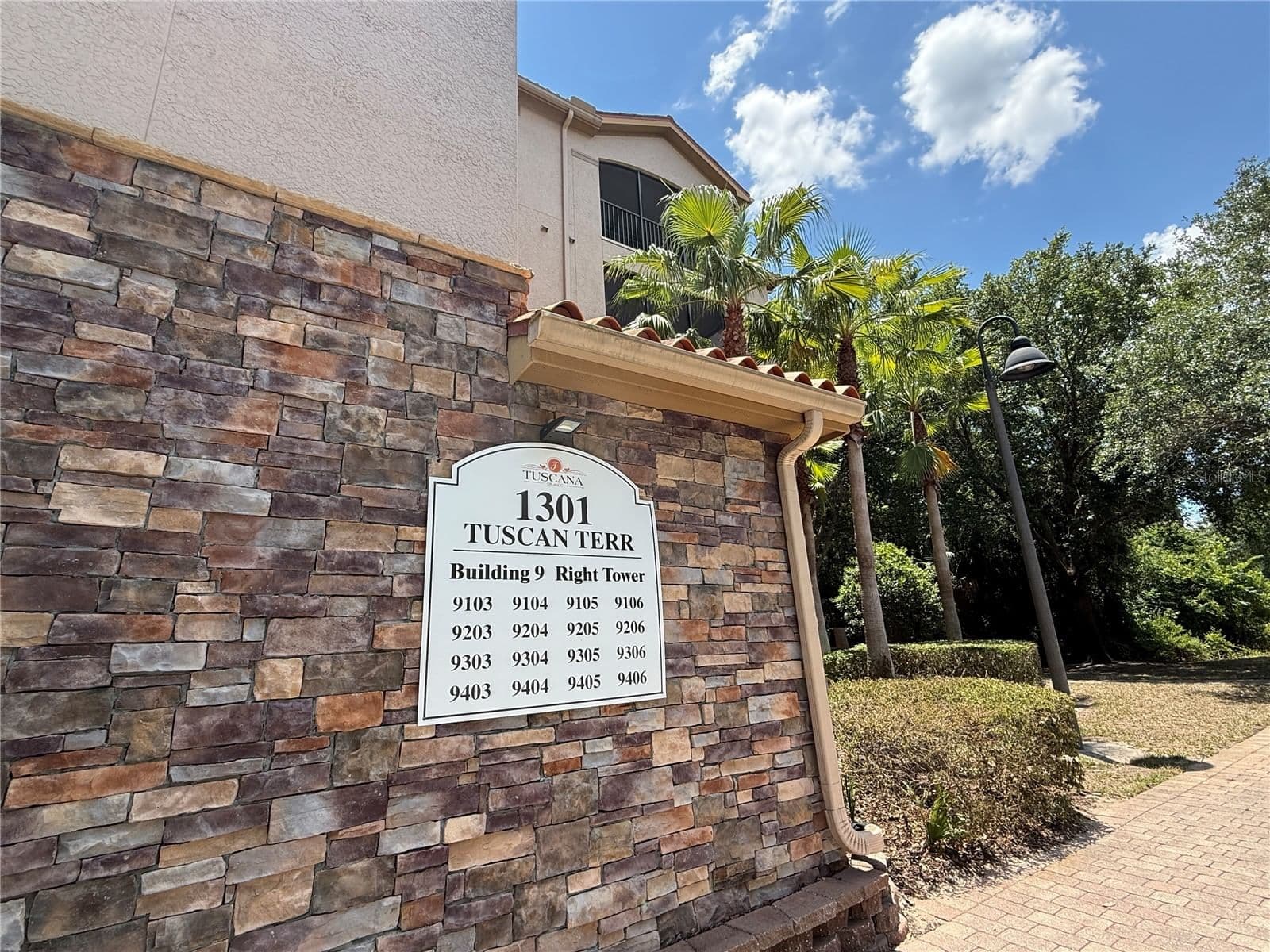 1301 TUSCAN 3