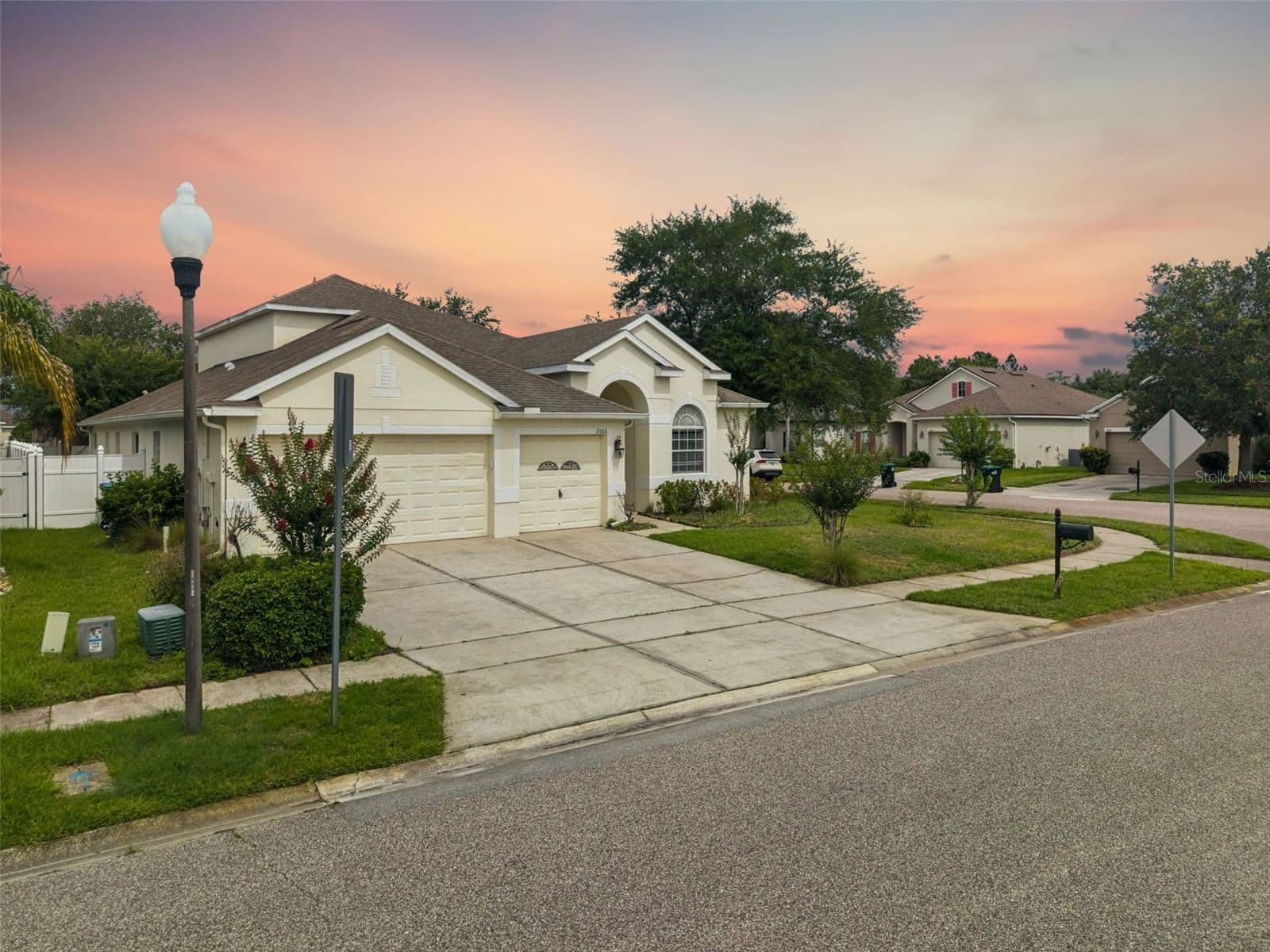 2066 GLORIA OAK, Orlando, FL 32820 2