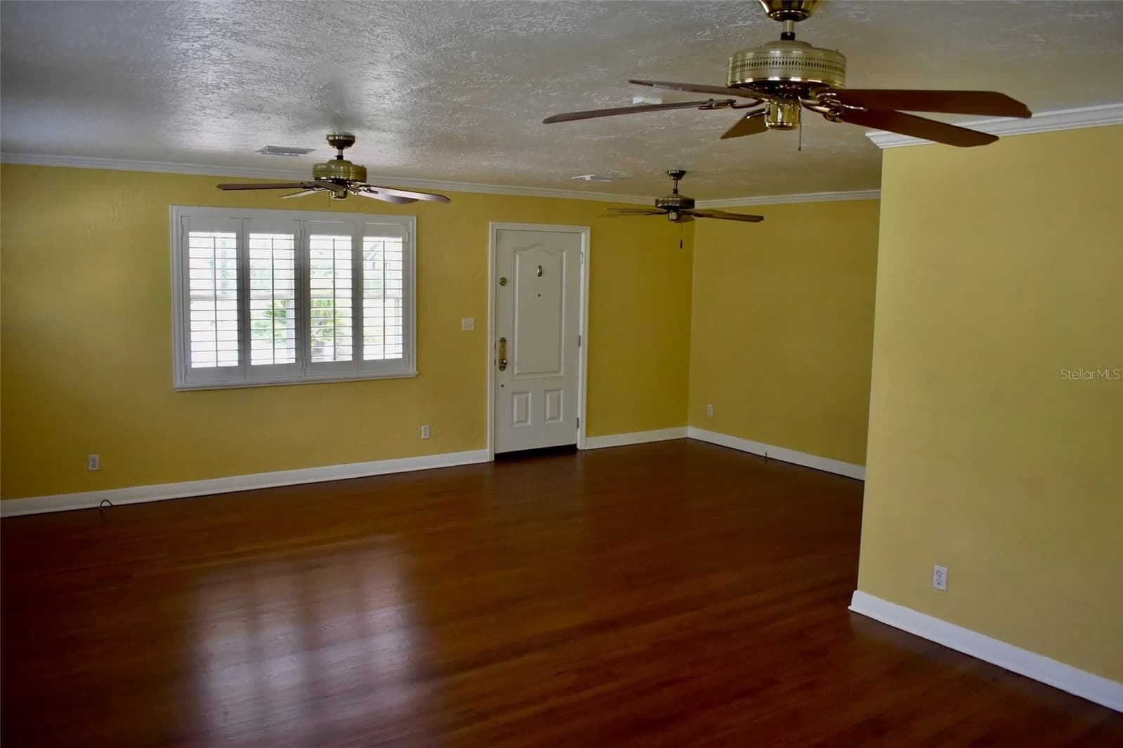 2200 GORE, Orlando, FL 32806 3