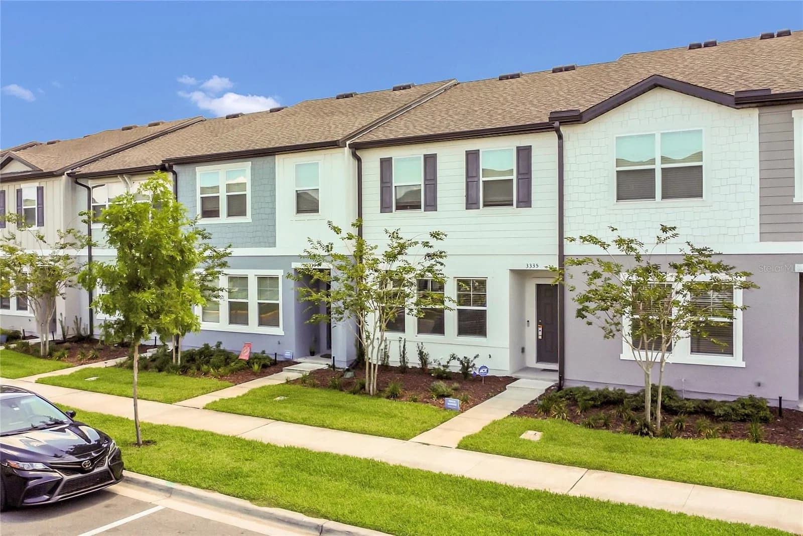 3335 AZOLLA, Orlando, FL 32808 2