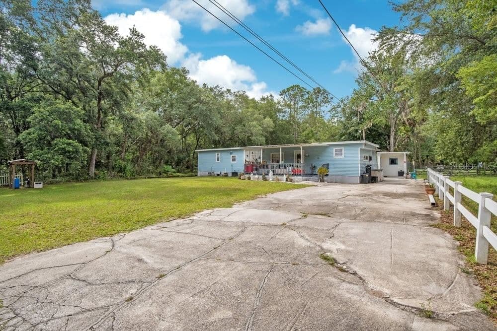18222 LYNBROOK 4