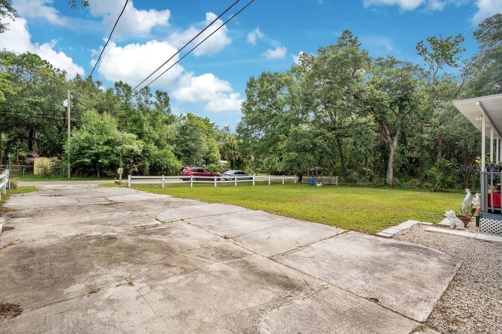 18222 LYNBROOK 5