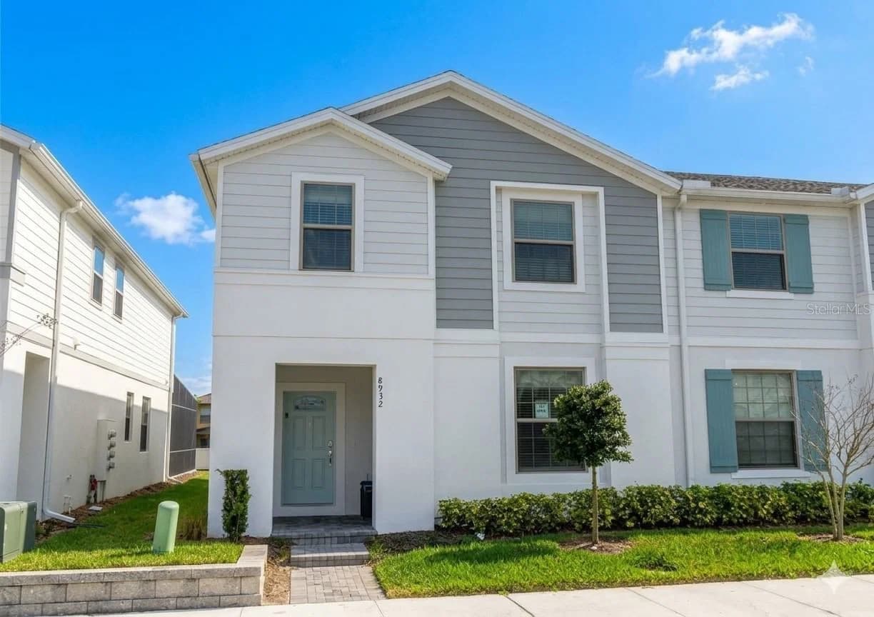 8932 SYDNEY, Kissimmee, FL 34747 2