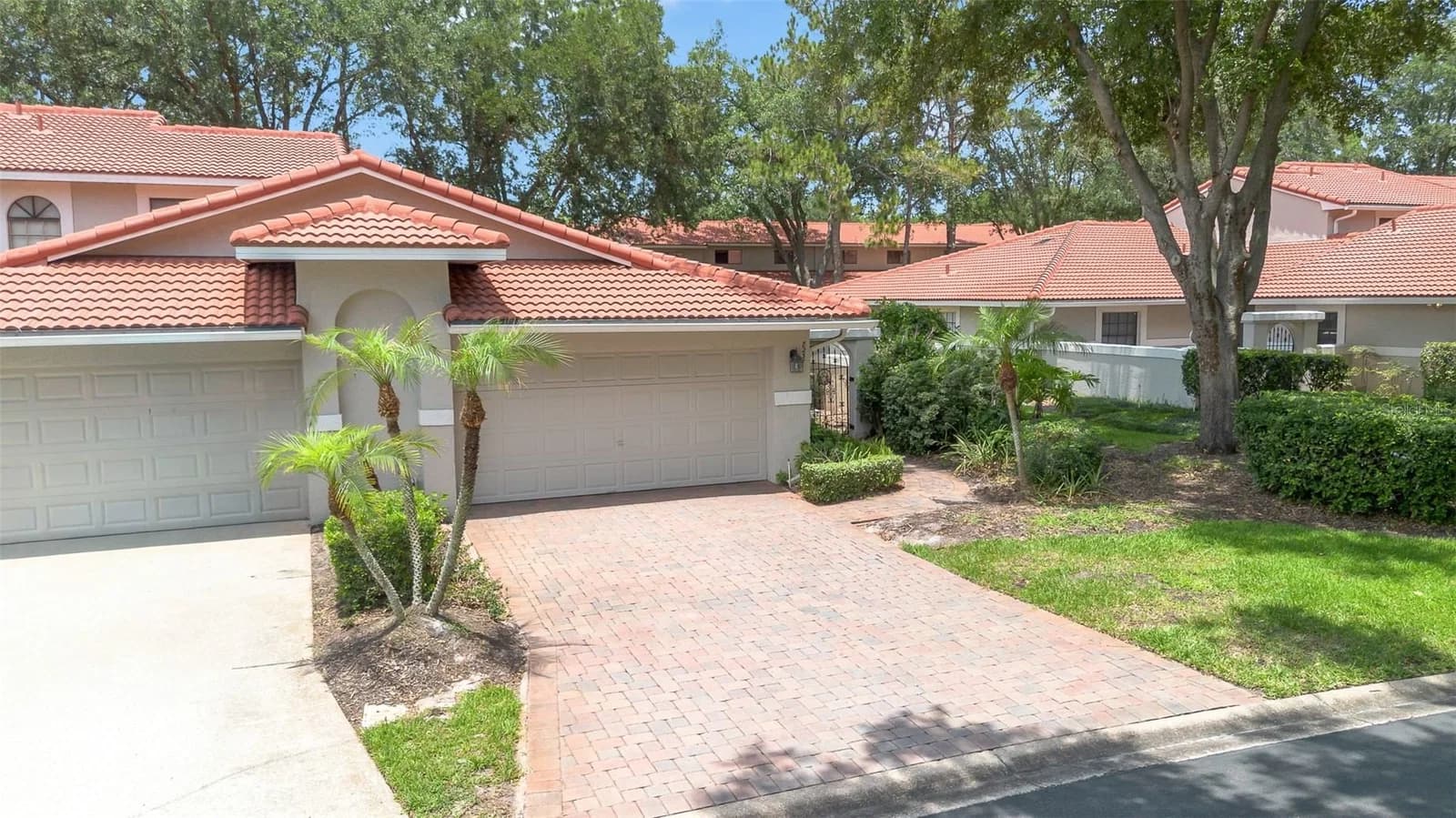 8237 BREEZE COVE, Orlando, FL 32819 2