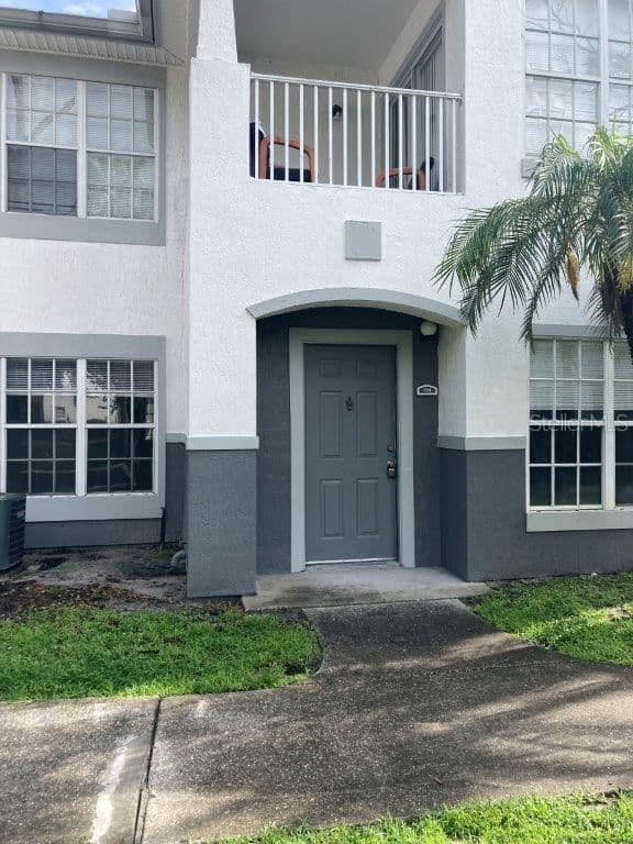 4352 KIRKMAN, Orlando, FL 32811