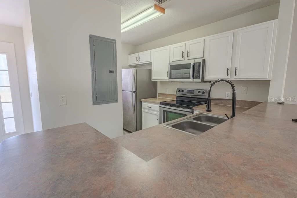 141 JONES, Kissimmee, FL 34743 3