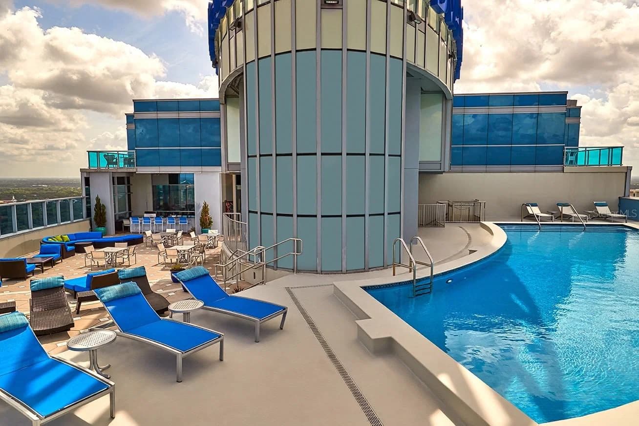 111-4 WASHINGTON, Orlando, FL 32801 3
