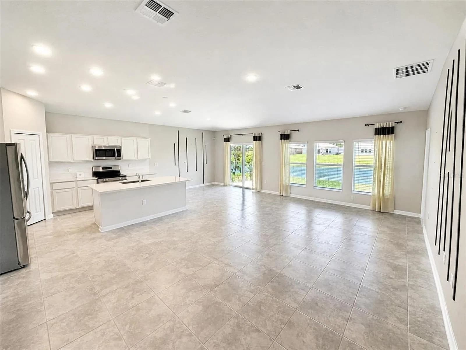 5638 LOGGIA 4