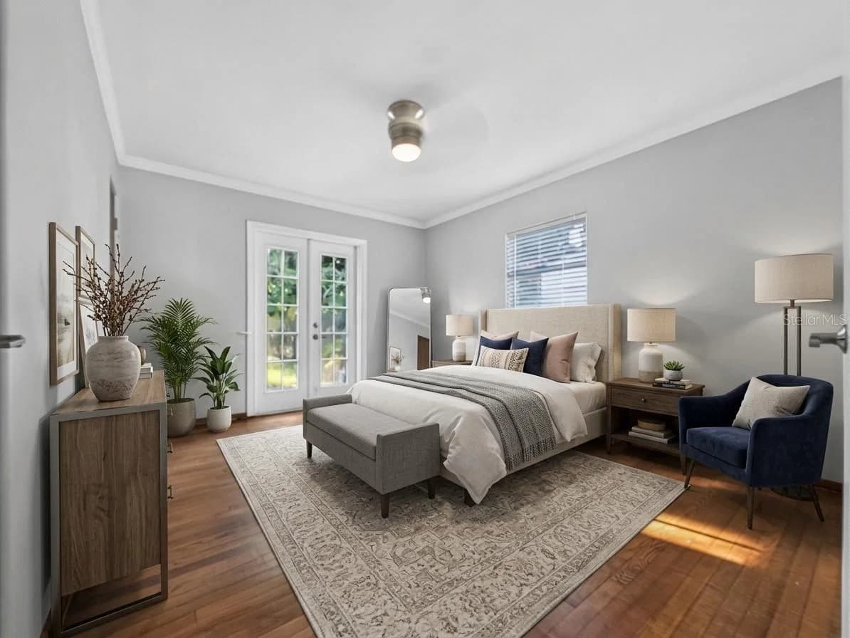 2121 IVANHOE 4