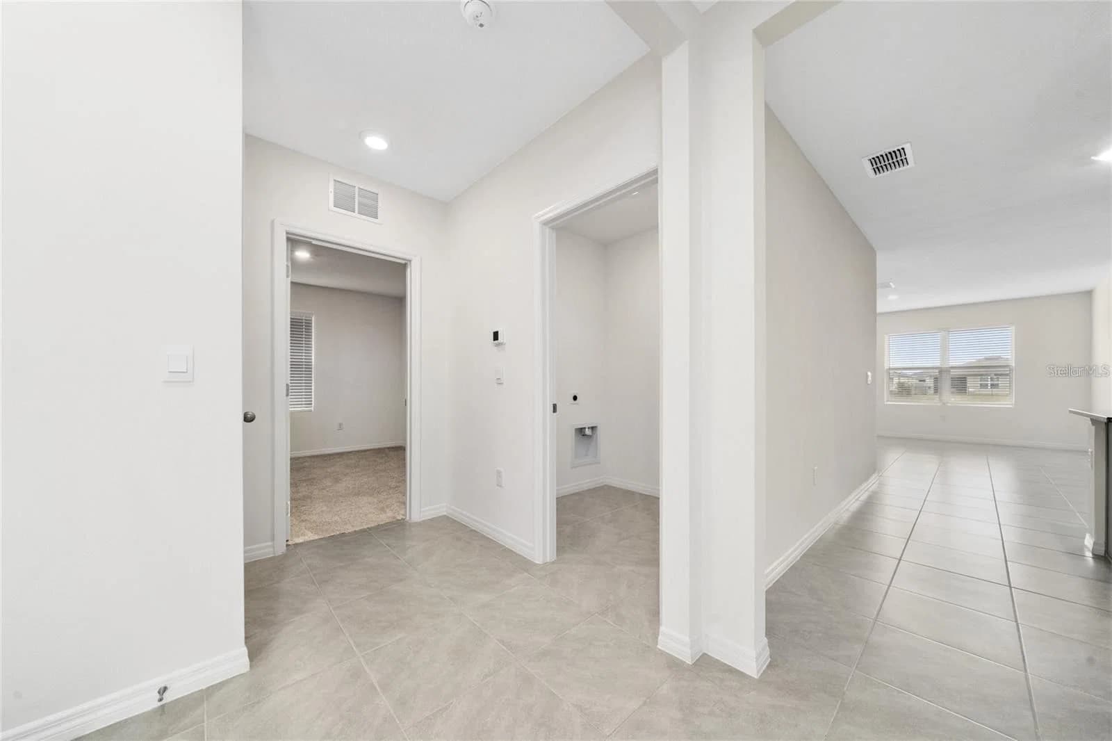 1213 RED HILL 3