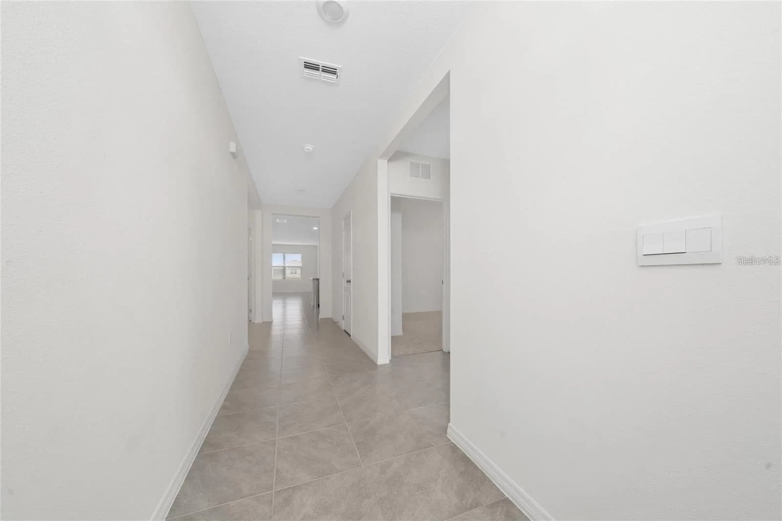 1213 RED HILL 4