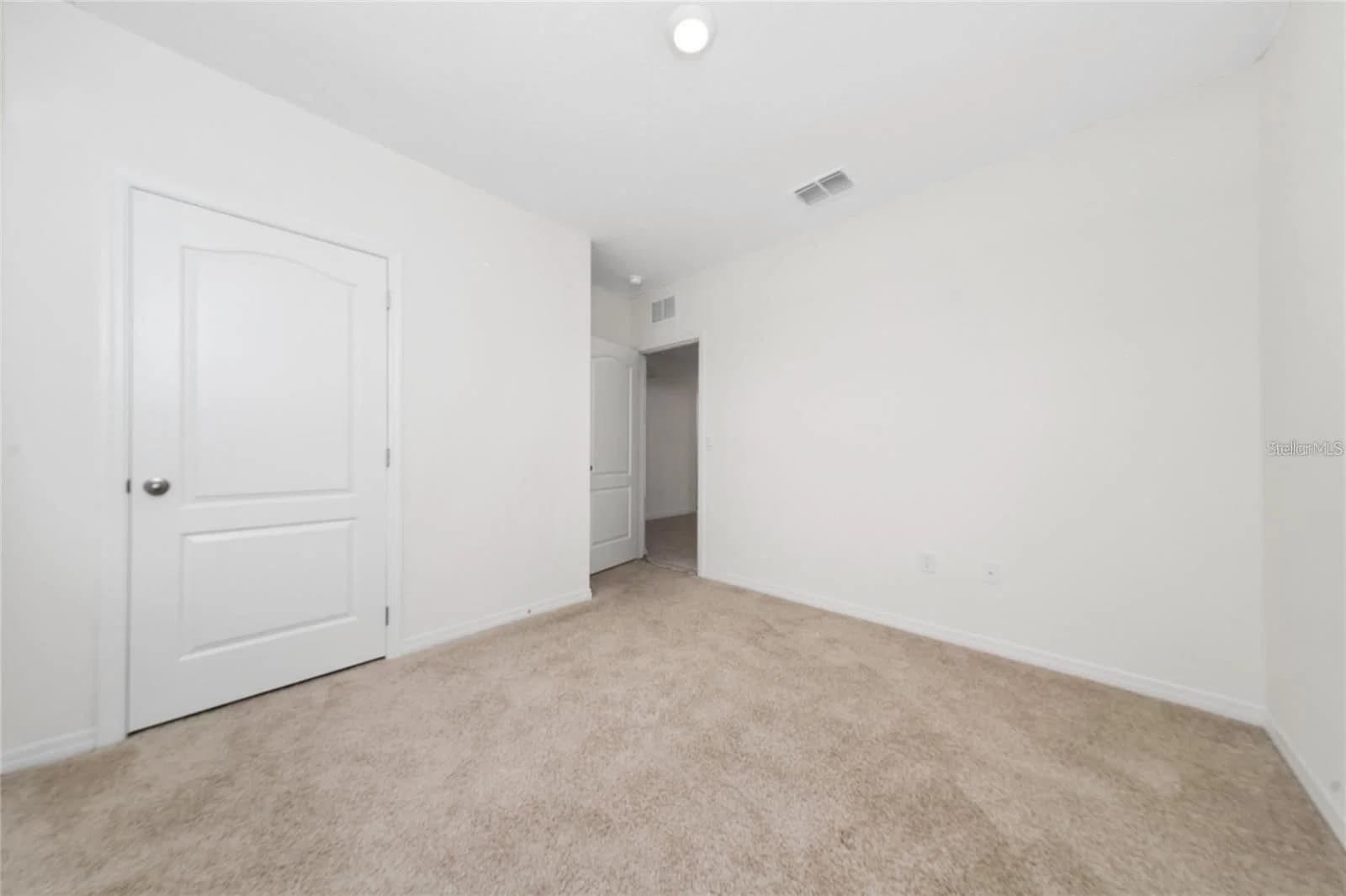 1213 RED HILL 5