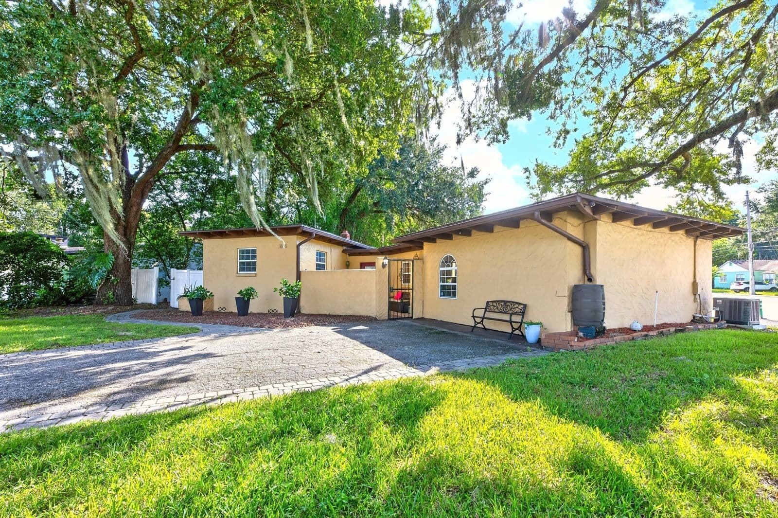 1835 OAK, Orlando, FL 32803