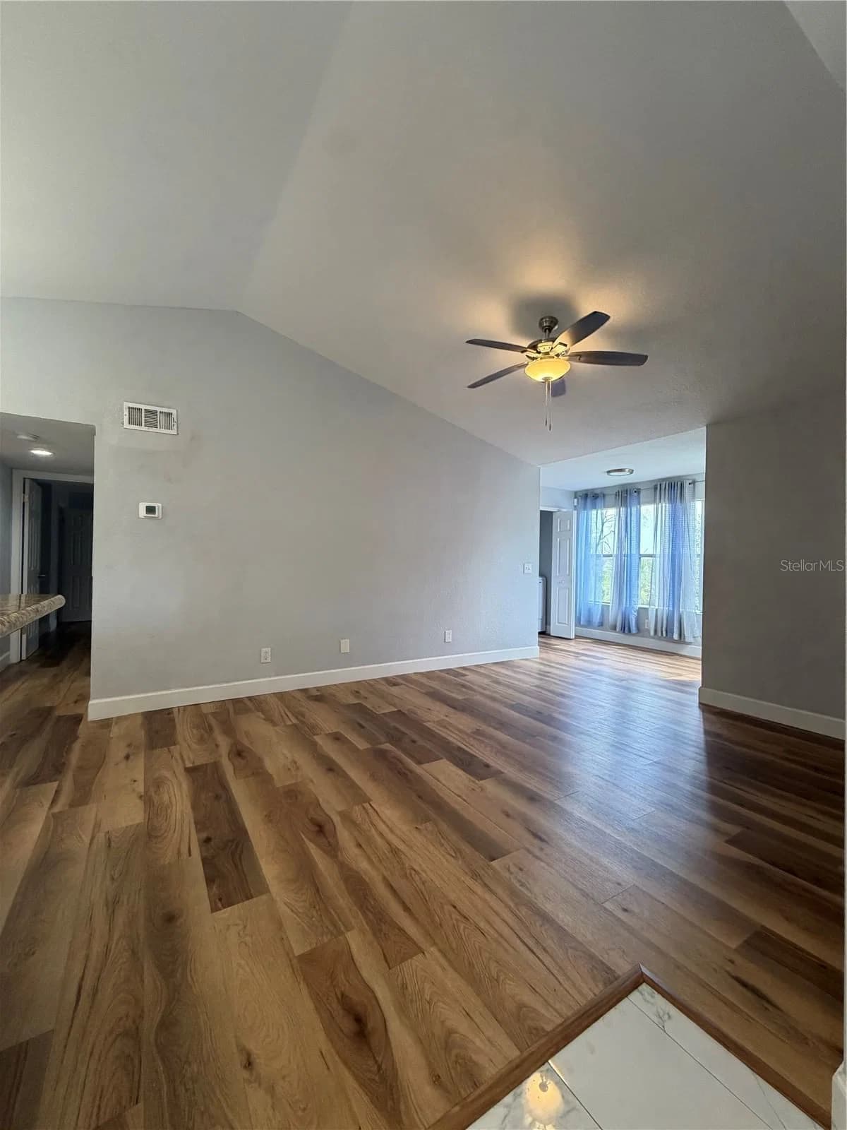 5168 CONROY, Orlando, FL 32811 3