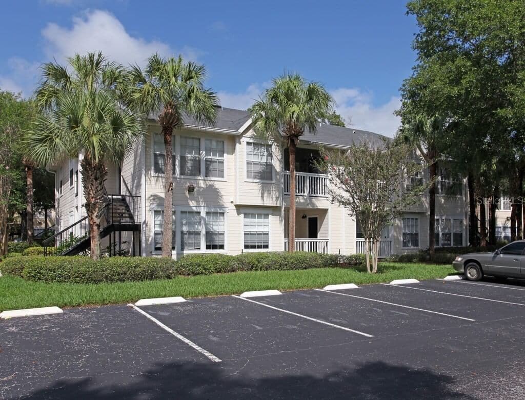 1091 HIAWASSEE, Orlando, FL 32835 3