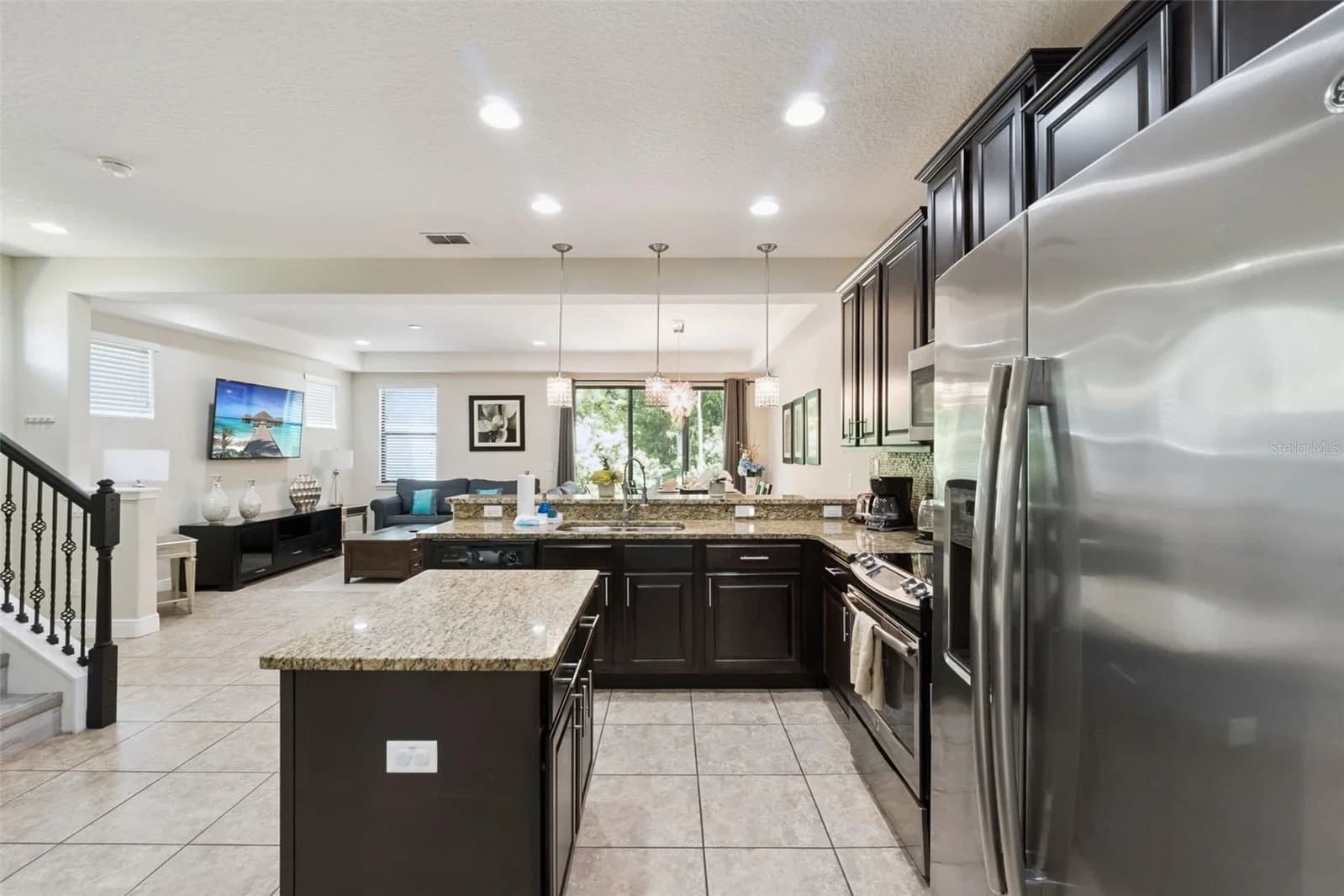 8137 ROSEVILLE 3