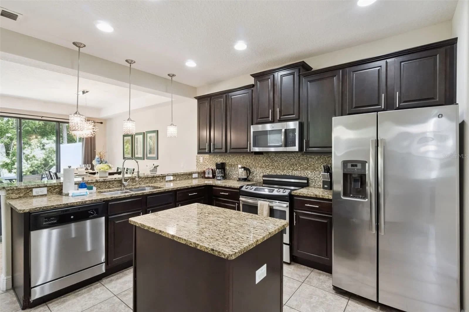 8137 ROSEVILLE 4