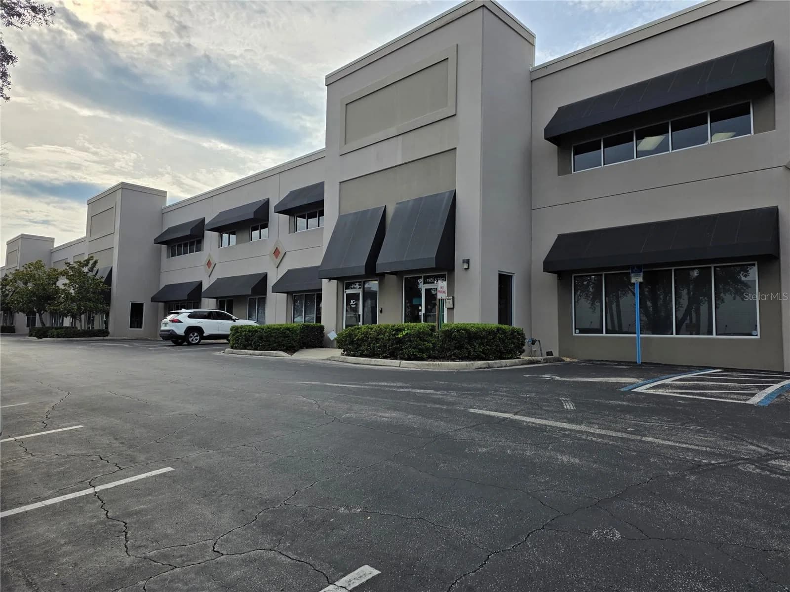 7802 KINGSPOINTE, Orlando, FL 32819
