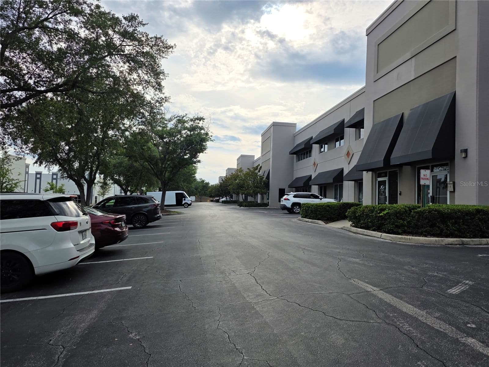 7802 KINGSPOINTE, Orlando, FL 32819 2