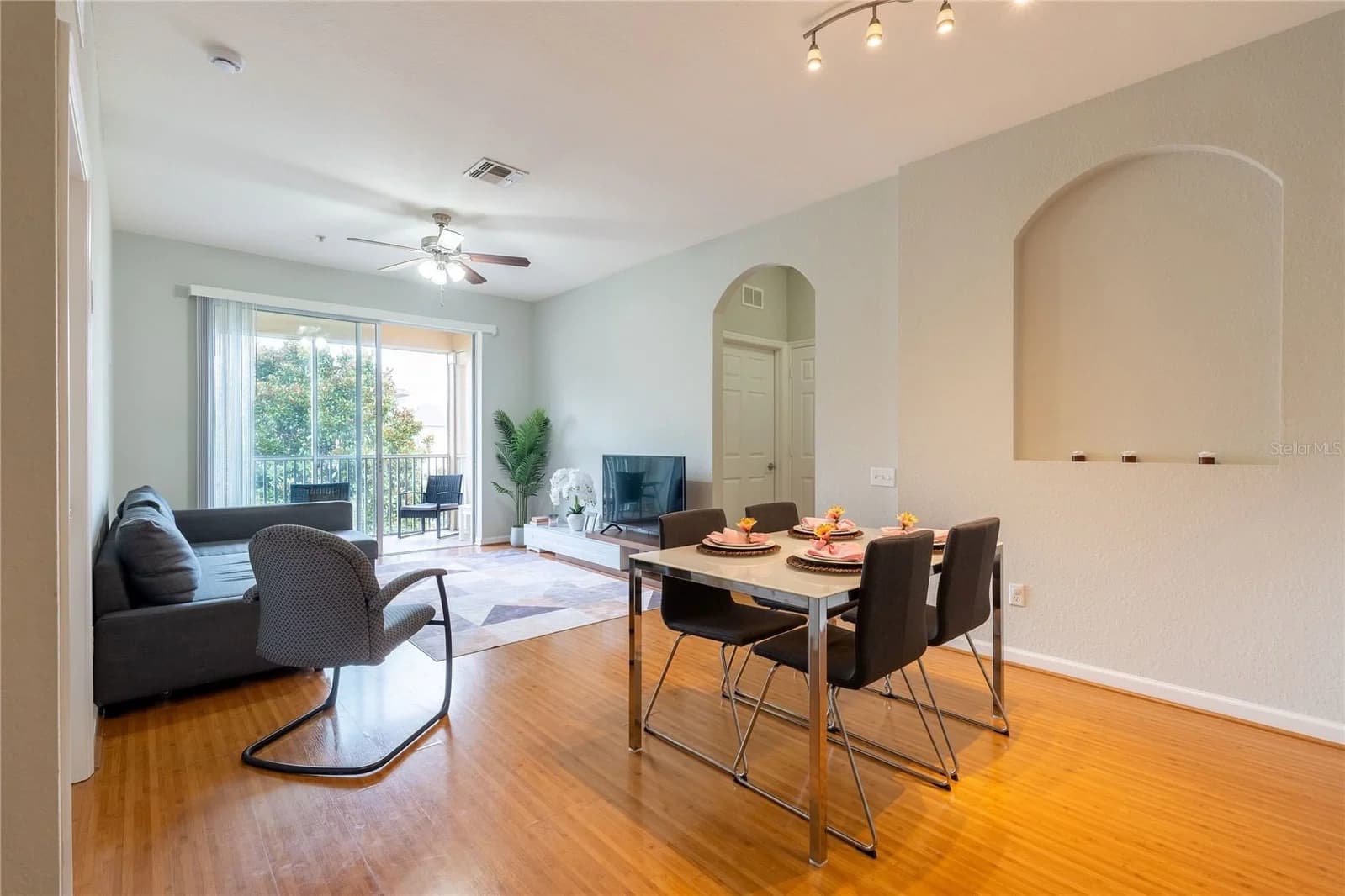 2484 SAN TECLA 4