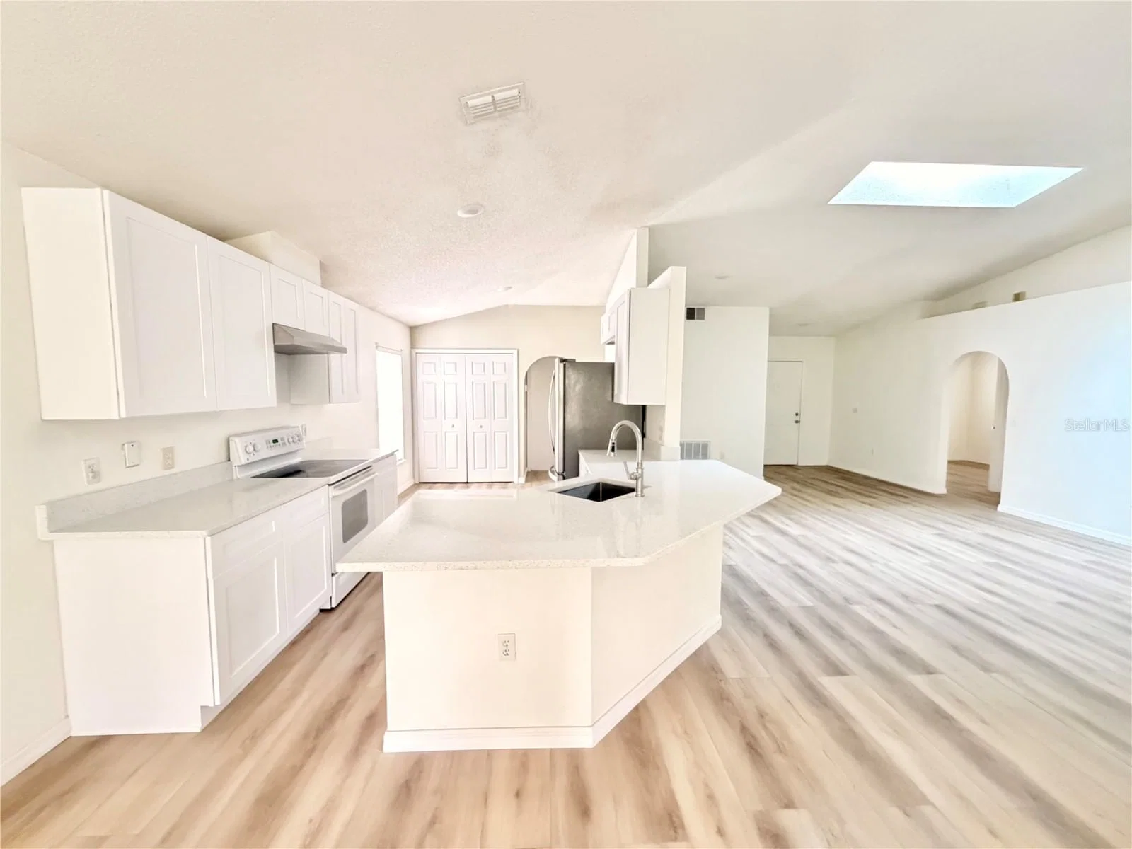 426 WOODBURY PINES 4