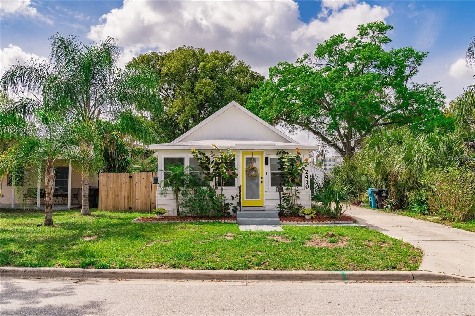 2410 CENTER, Orlando, FL 32806