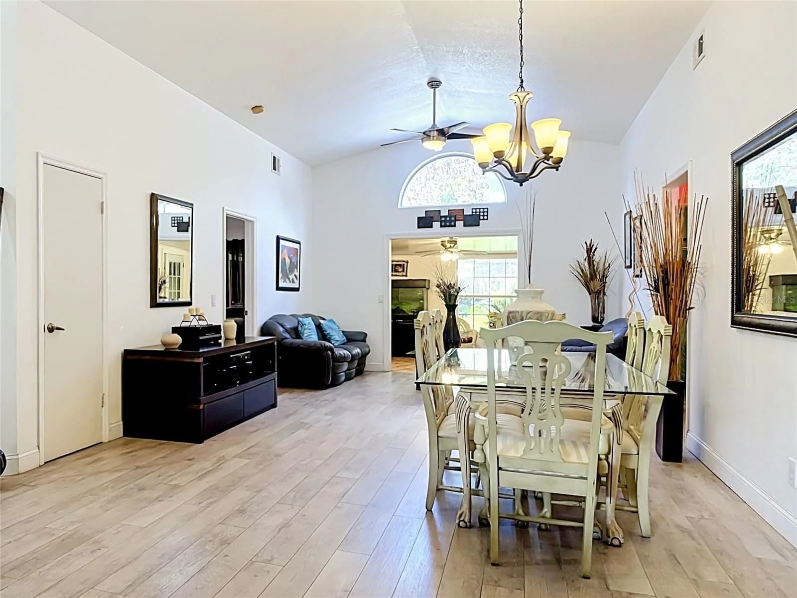 14208 AVONLEA 5