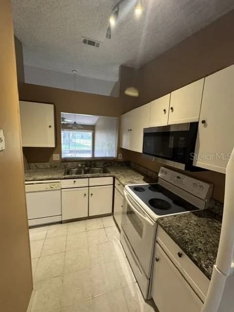 13 SILVER PARK 4
