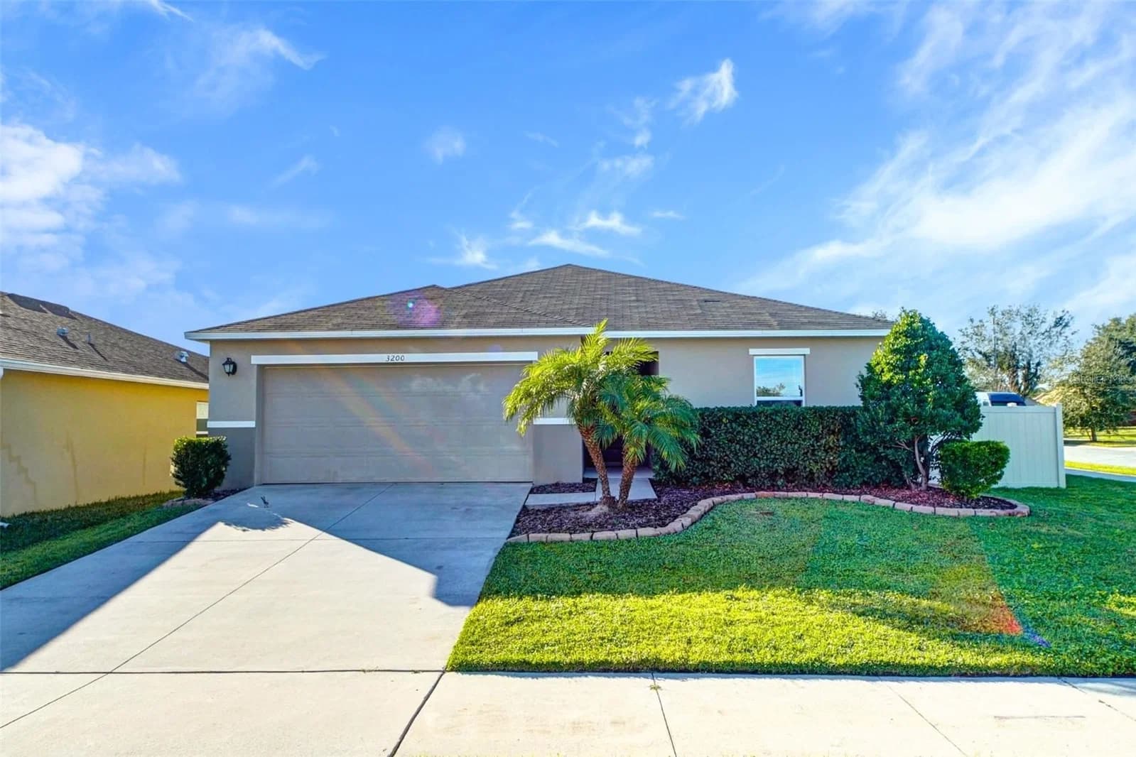 3200 CASA DEL REY 2