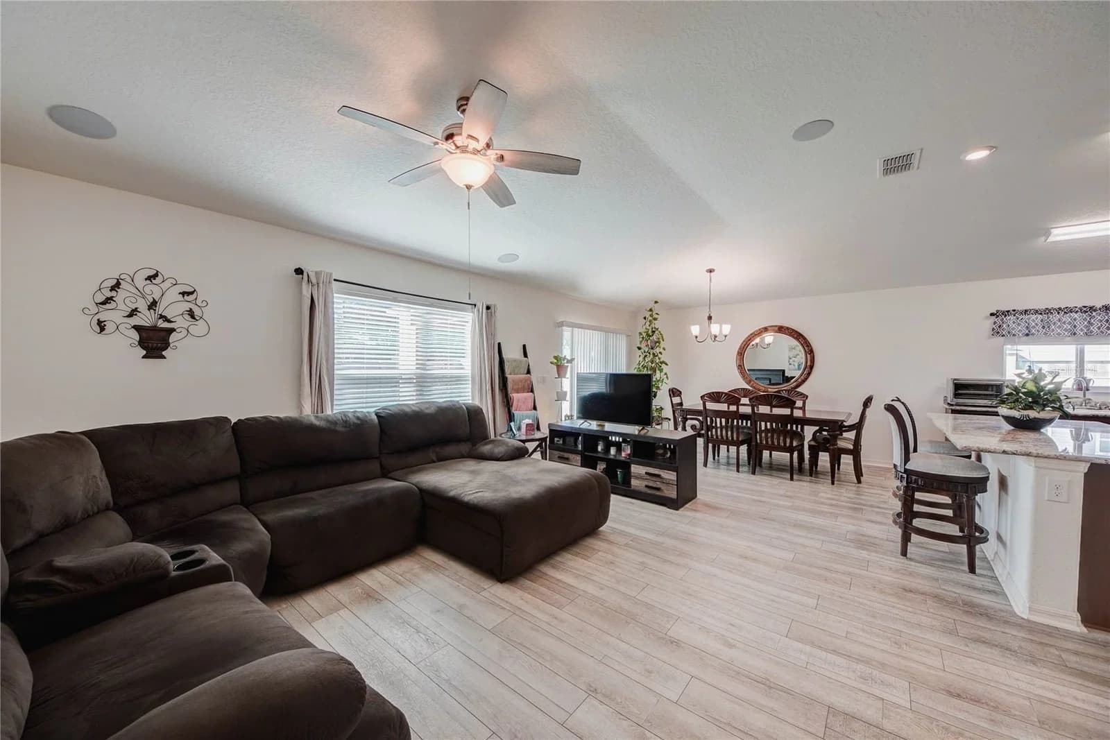 3200 CASA DEL REY 4