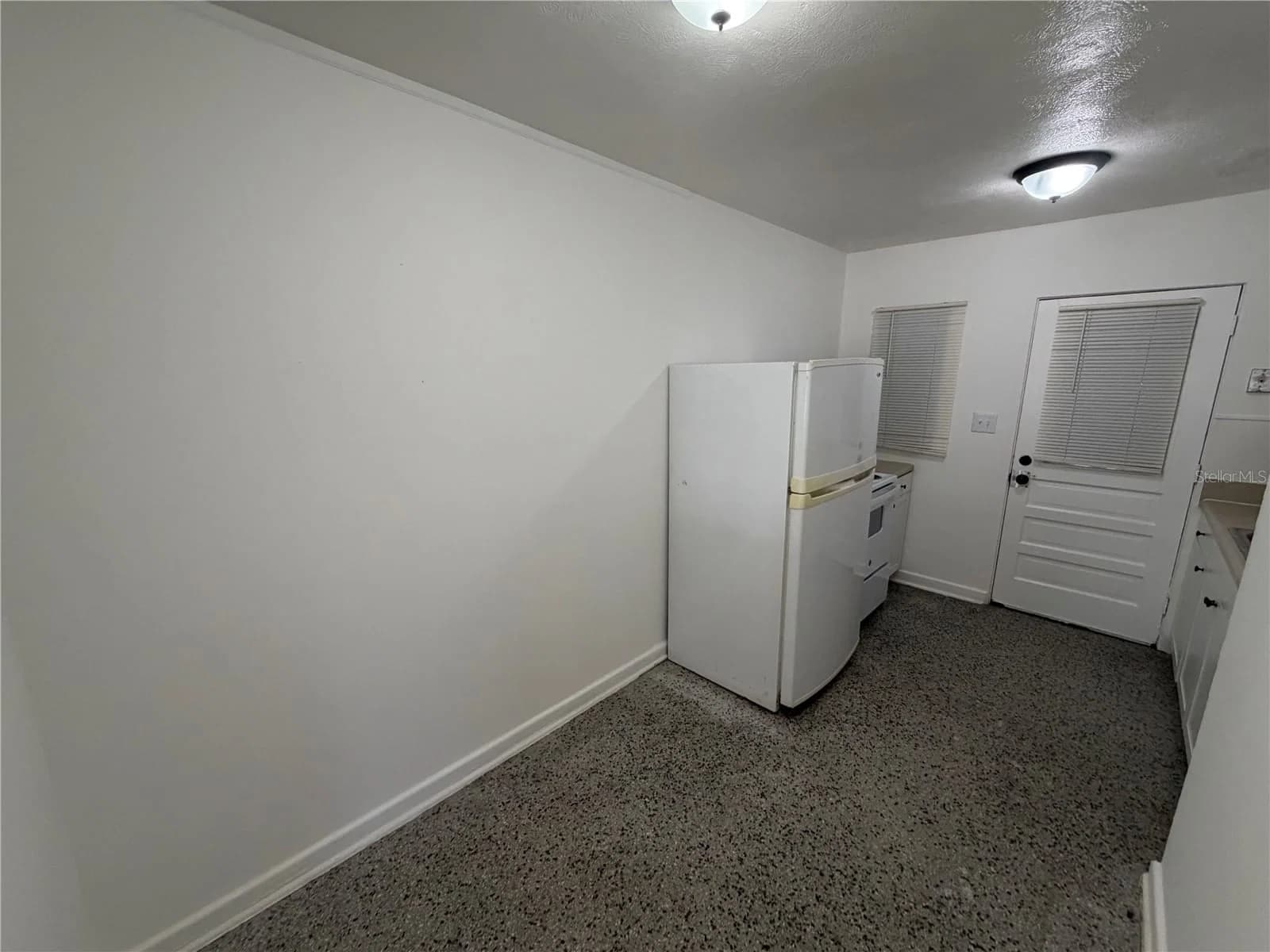 2109 MILLS 4