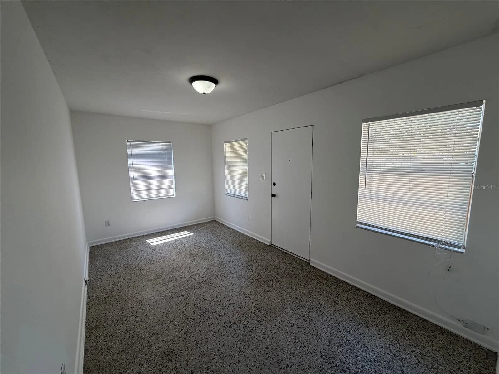 2109 MILLS, Orlando, FL 32806 2