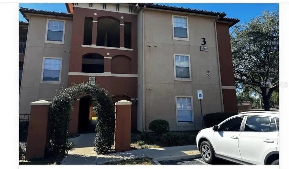 5560 METROWEST, Orlando, FL 32811 2