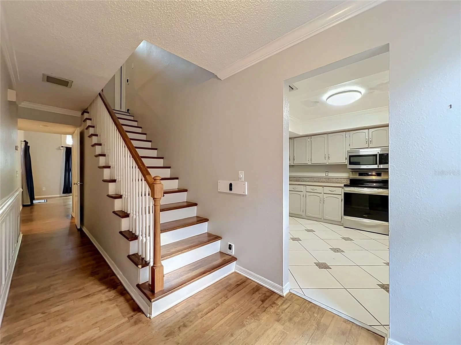 814 LAUREL 5