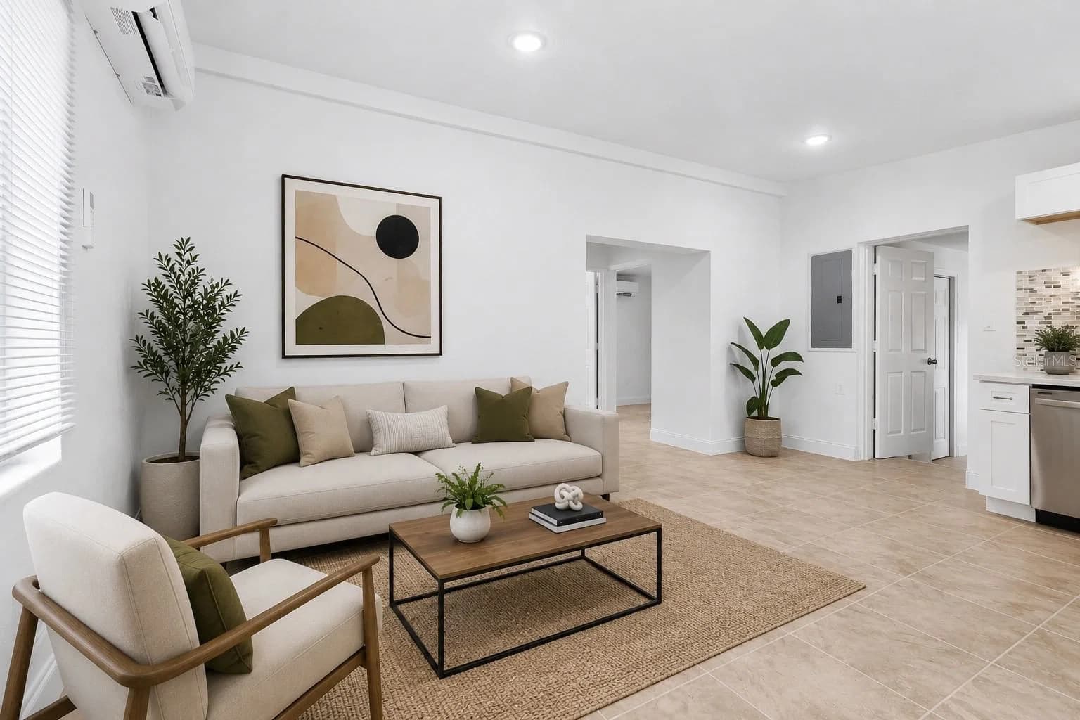 918 FERNDELL, Orlando, FL 32808 3
