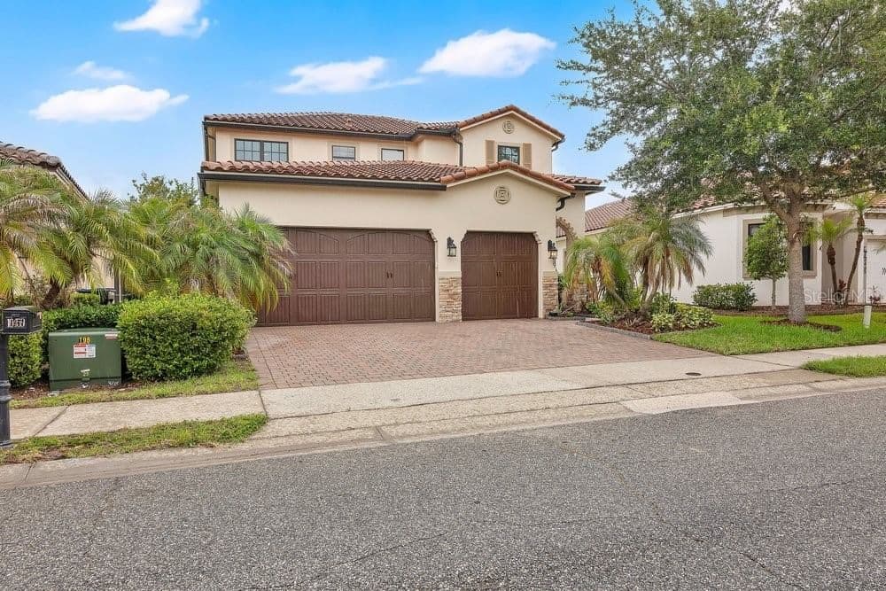 10459 STAPELEY, Orlando, FL 32832 3