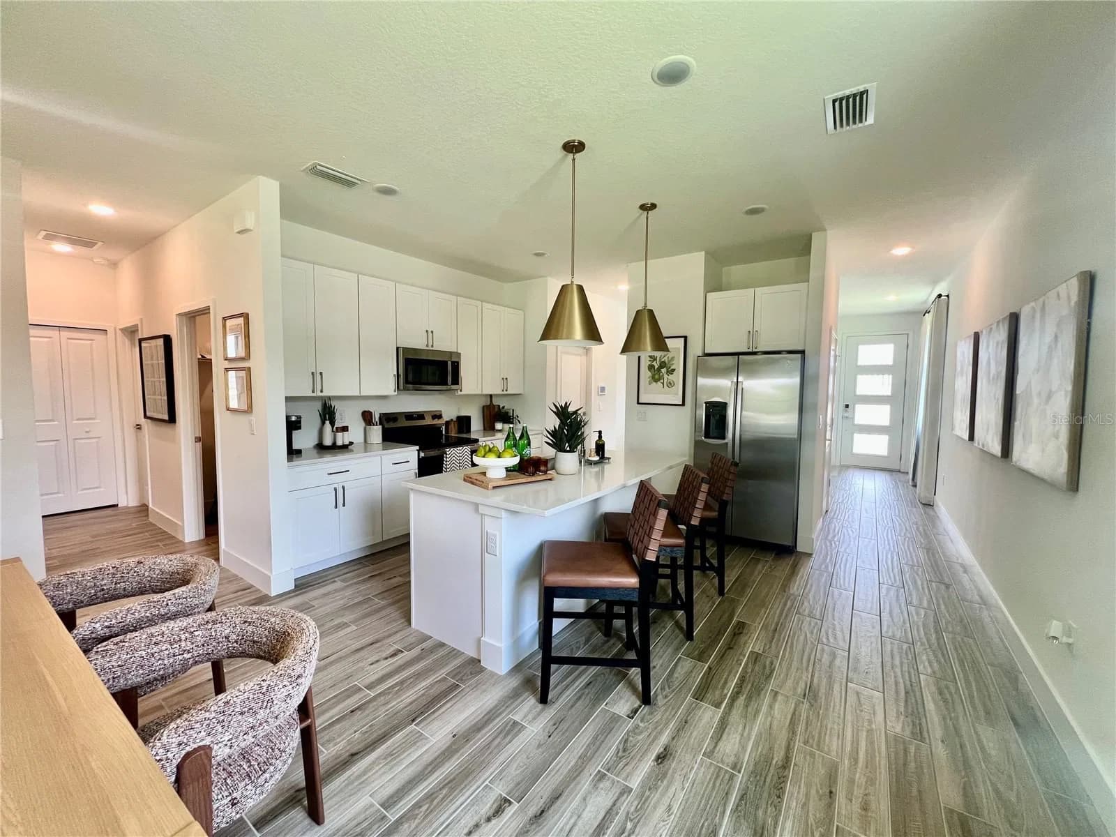 280 ELENA LAVIN, Orlando, FL 32807 3